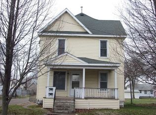 417 Elm St #B, Waterloo, IA 50703