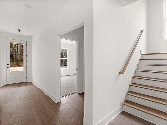 5th image of 200 Loyd Rd