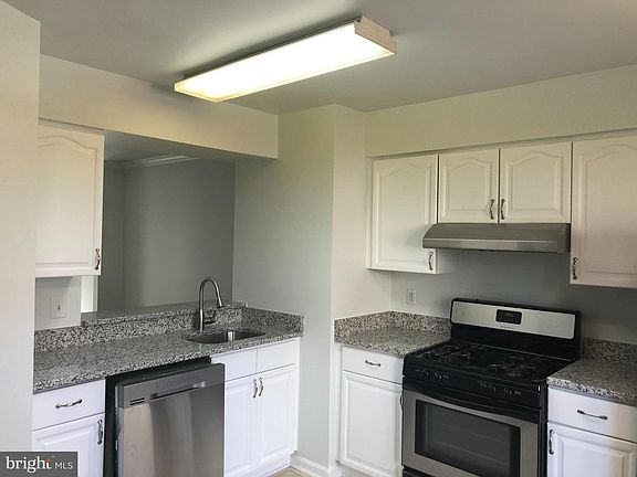 4th image of 21204 Winding Brook Sq #21204