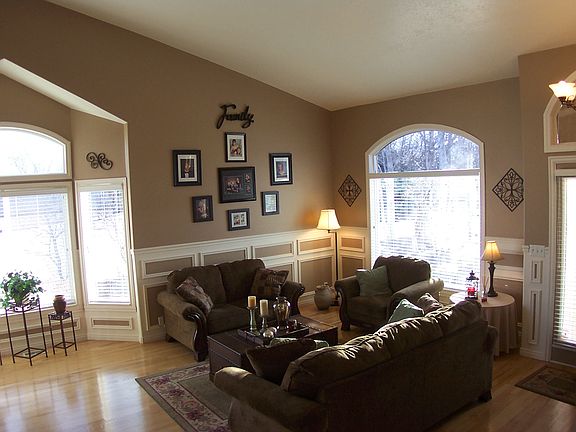 3rd image of 9123 S Granada Hills Dr