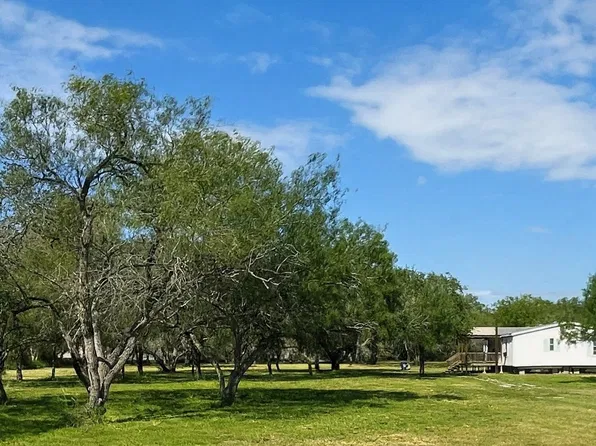 6000 SUNDANCE CIR, Mathis, TX 78368
