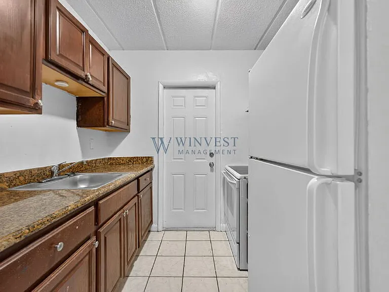 Presidential View Apartments — Photo 22