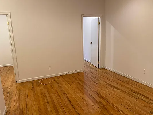 Rented by City Connections Realty | media 3