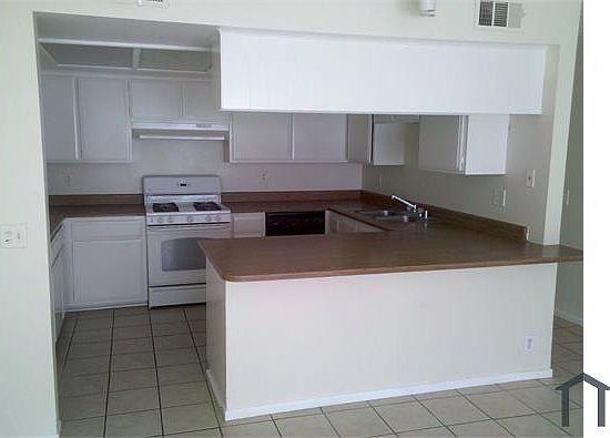 2nd image of 1311 W Latham Ave