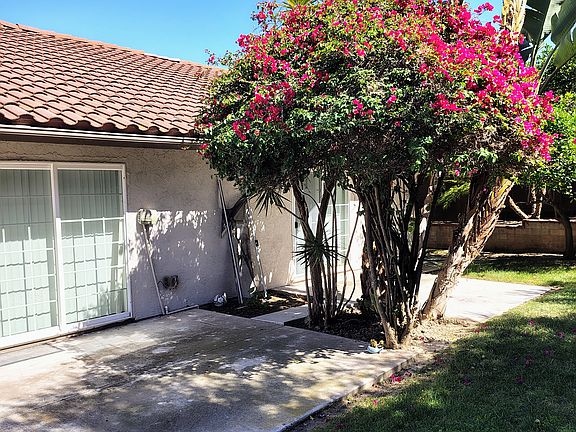 2nd image of 736 Redlands Pl