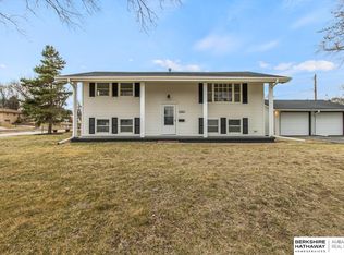 4802 N 93rd St, Omaha, NE 68134