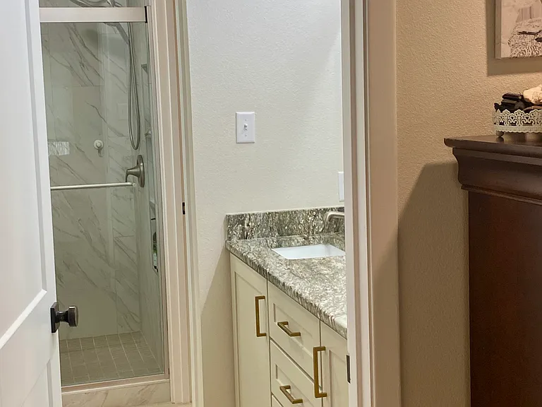 8318 Yale Dr — Photo 30