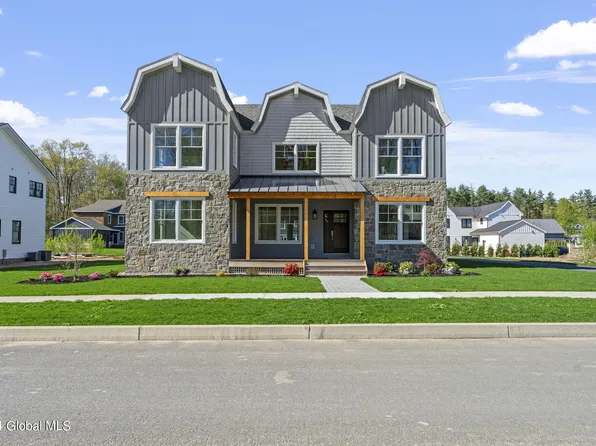 18 Aurora Avenue, Saratoga Springs, NY 12866