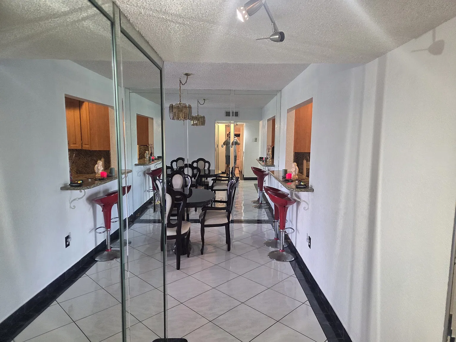 2 bed, 1225 sqft, $2,400 — Photo 4