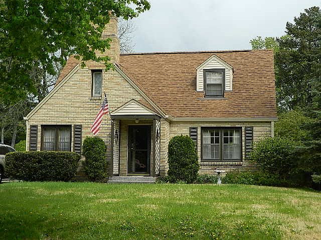 1st image of 729 Parkview Ave