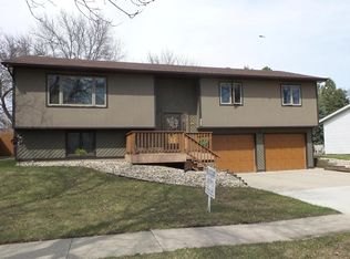 1917 Victory St, Brookings, SD 57006