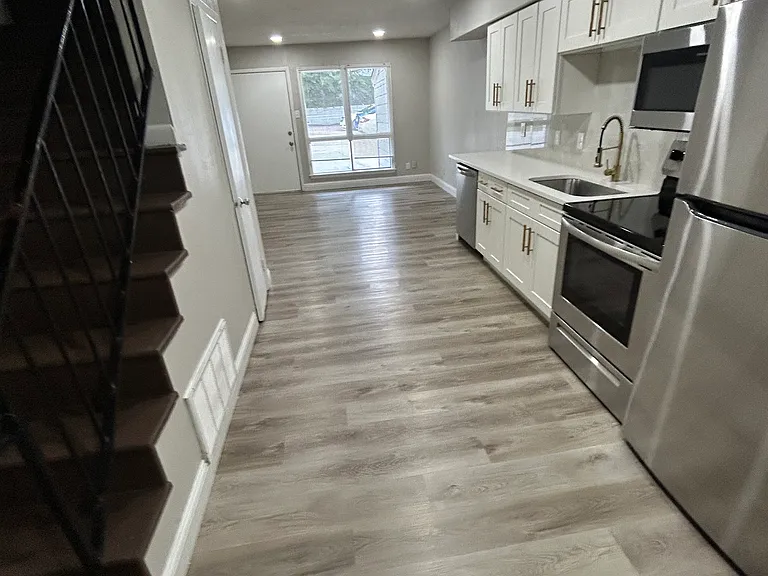 2301 Scott St #24 — Photo 9