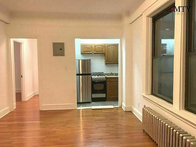 1st image of 155 E 52nd St APT 8A