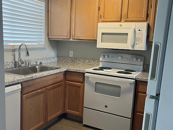 3rd image of 718 Santa Alicia Drive