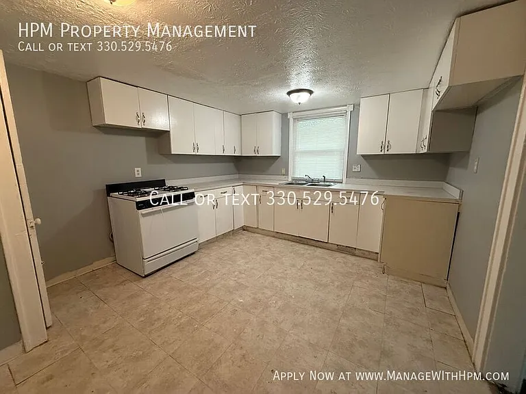 745 Noble Ave — Photo 5