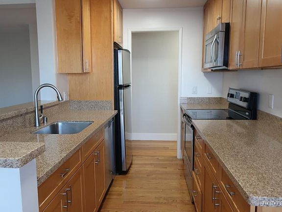 4th image of 740 Rhode Island St APT 204