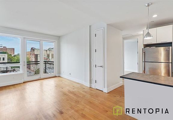 2nd image of 836 Dekalb Ave APT 3C