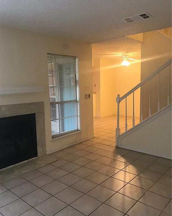 1st image of 1461 Meadowood Village Dr