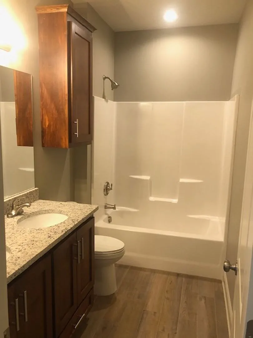 1376 W Jackson Street — Photo 3
