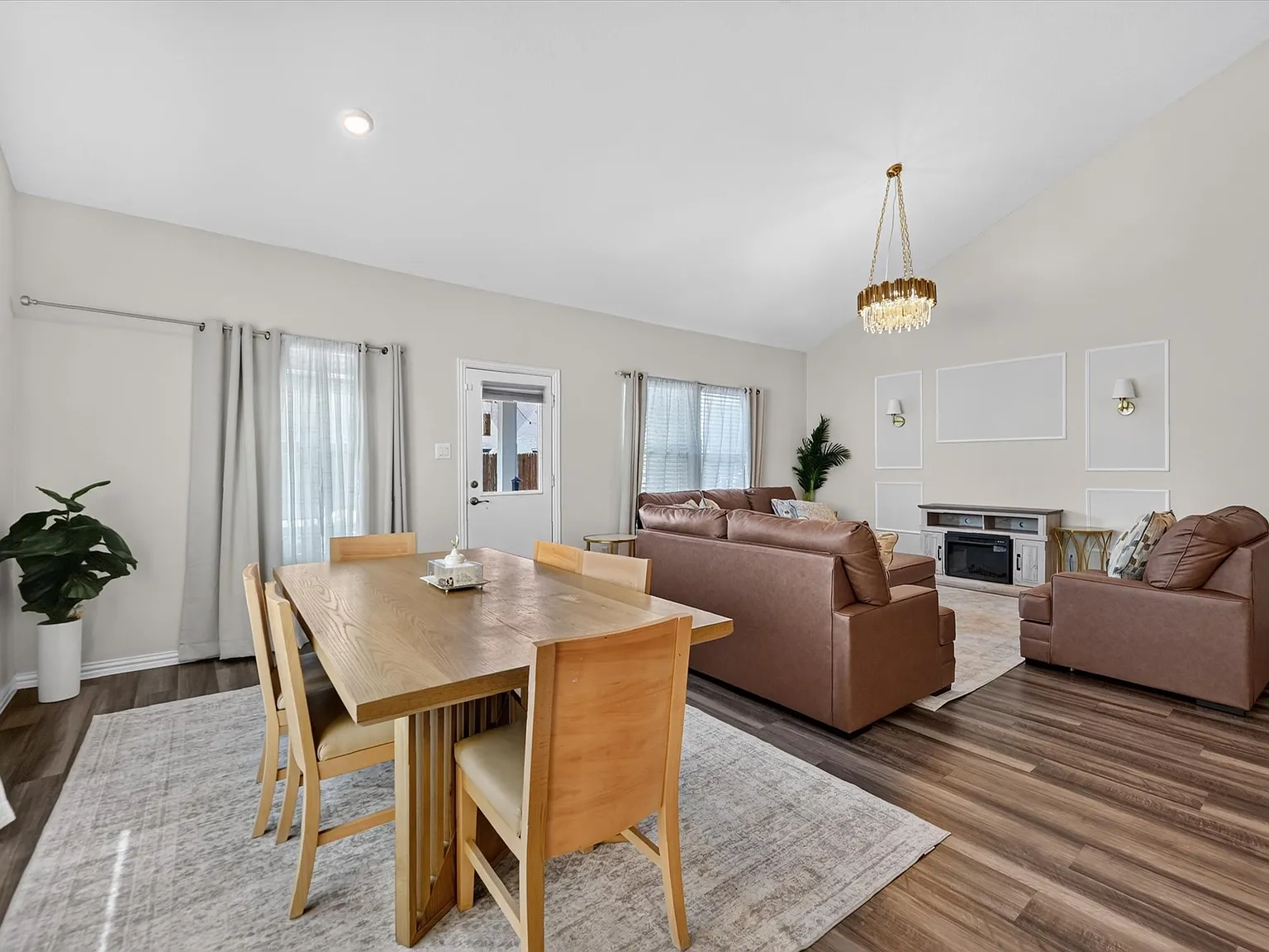 447 Crystal Clear Lane - 1 — Photo 4