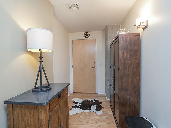 4th image of 415 Church St APT 1407