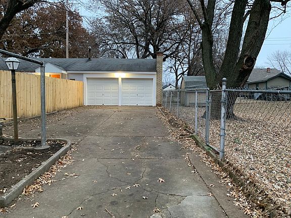 2nd image of 1405 S Willow Ave