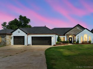 2851 Rabbs Dr, Oologah, OK 74053