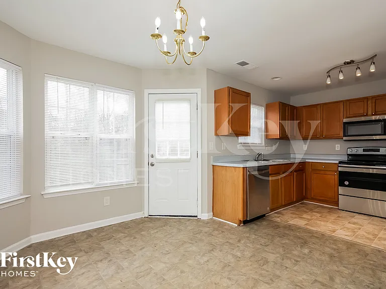 7301 Hidden Creek Dr — Photo 5