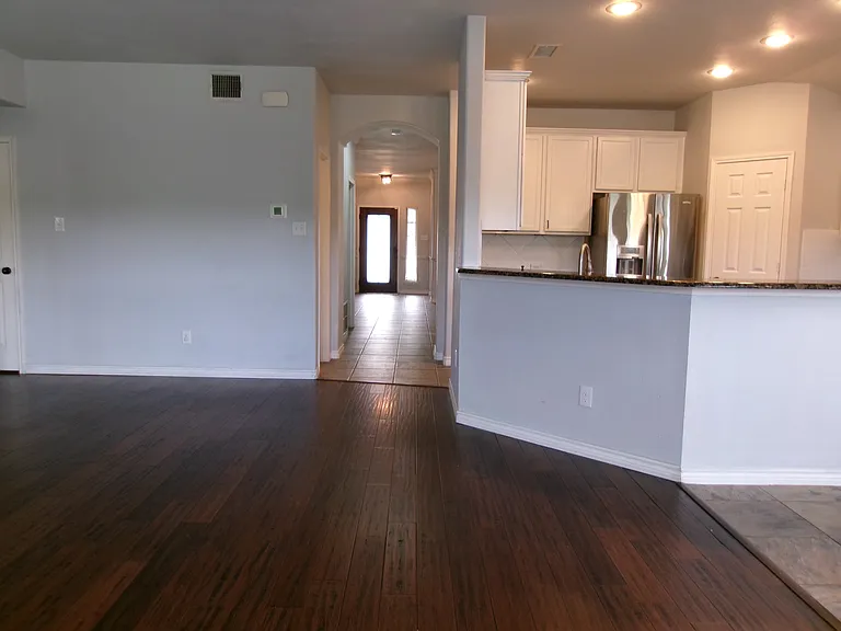 5727 Mountain Hollow Dr — Photo 13