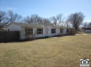928 N Washington St, Belle Plaine, KS 67013