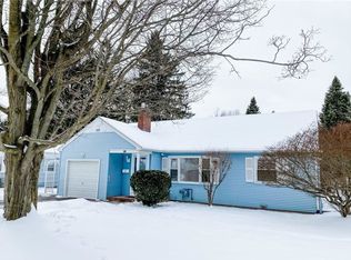 122 Ridgeview Dr, East Rochester, NY 14445