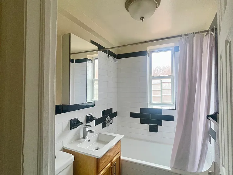 8809 148th St #5K — Photo 5