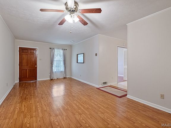 5th image of 7417 Upper River Rd