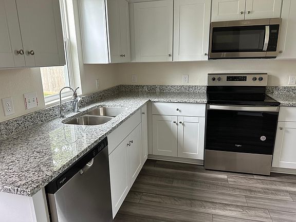 2nd image of 3507 Queensbury Ct