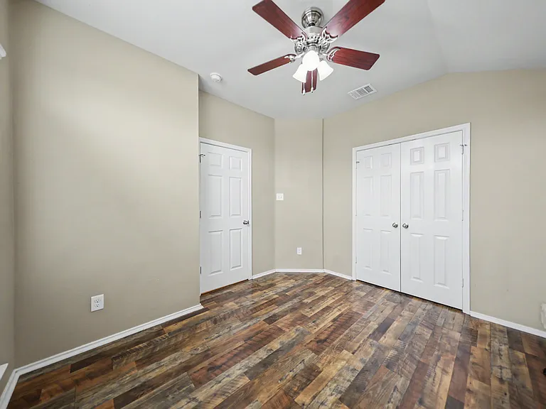 4907 Bayer Hollow Dr — Photo 16