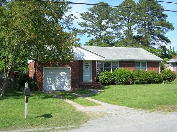 1st image of 328 Saunders Dr