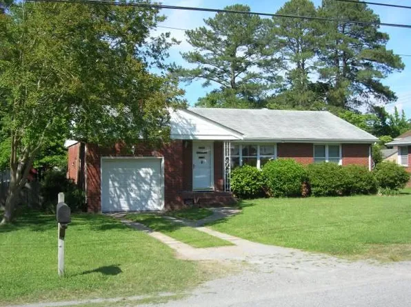 328 Saunders Dr, Portsmouth, VA 23701