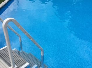 9530 Marina Rd, South Lyon, MI 48178