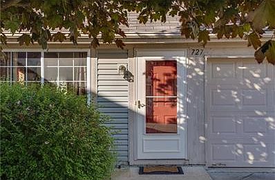 2nd image of 727 Mountain Pine Dr