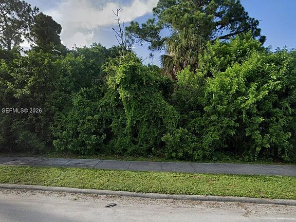 2nd image of 1702 Totten Rd