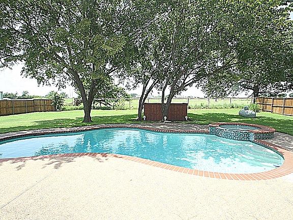 5th image of 1118 Squires Ln