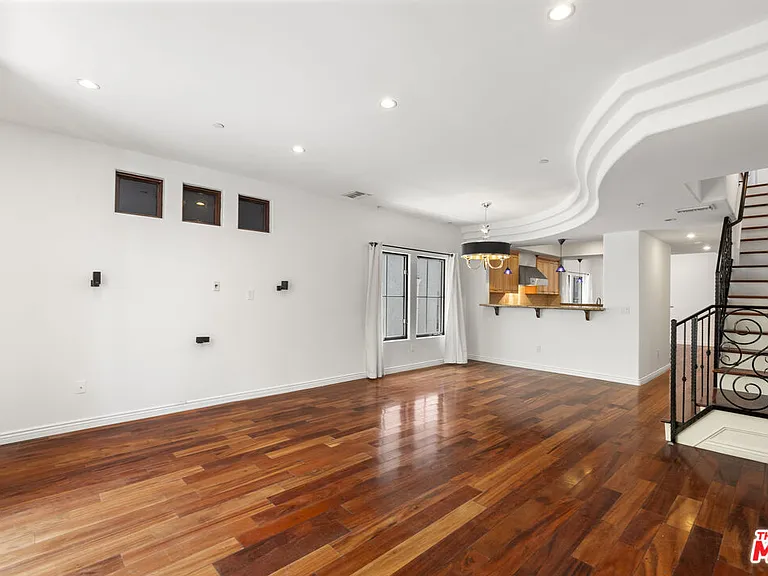 744 N Alfred St #104 — Photo 11
