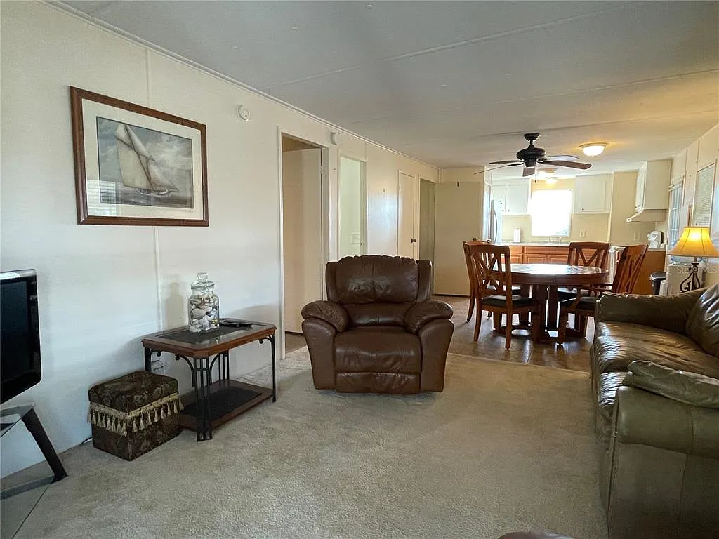 2 bed, 2.0 bath, 768 sqft, $1,300 — Photo 4