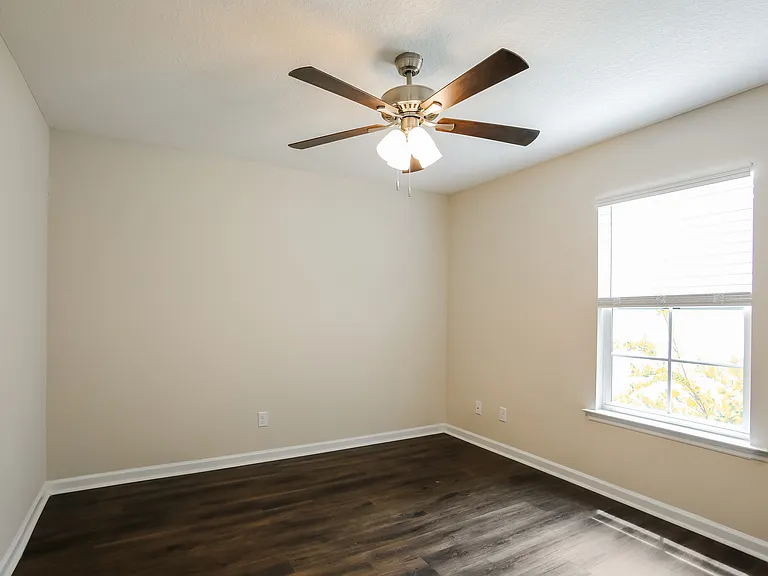 308 Pecan Point Dr — Photo 11