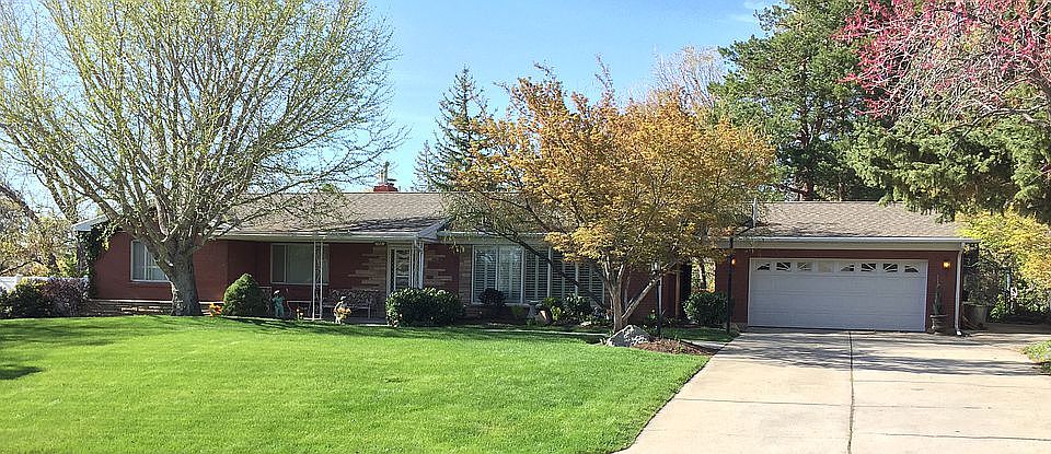 2nd image of 2881 E Mountain View Dr