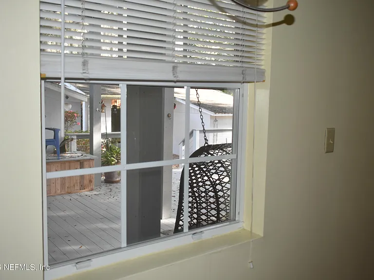 2836 Ionic Ave — Photo 11