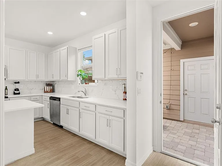 6475 Trailblaze Bnd — Photo 11