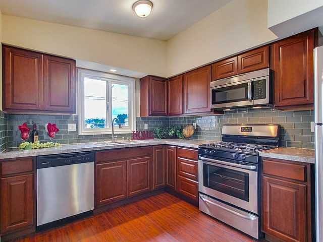 1st image of 600 E Madison Ave