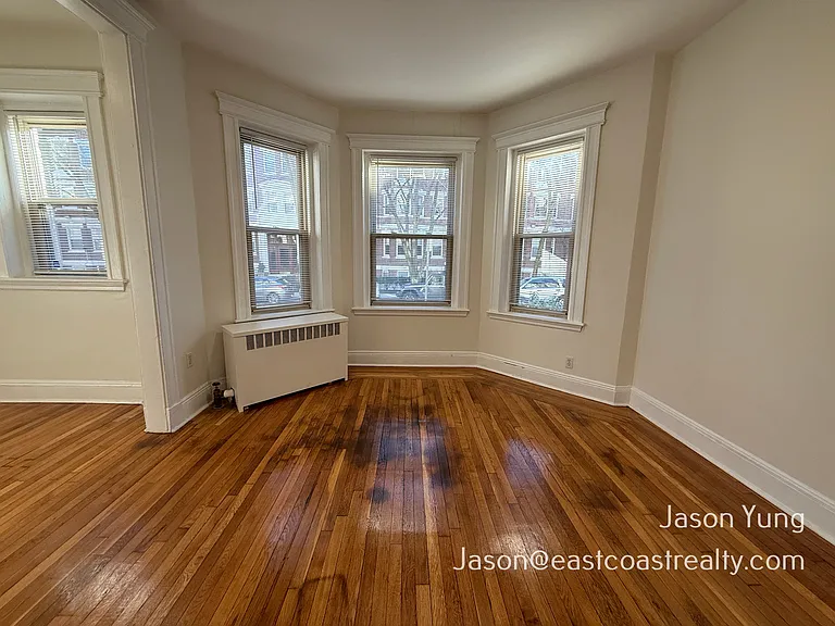 25 Queensberry St #1 — Photo 8