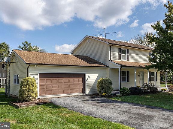 2nd image of 413 Westmoreland Dr